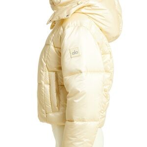 NEW Alo Yoga Pearlized Pristine Puffer Hooded Jacket in French Vanilla Yellow S